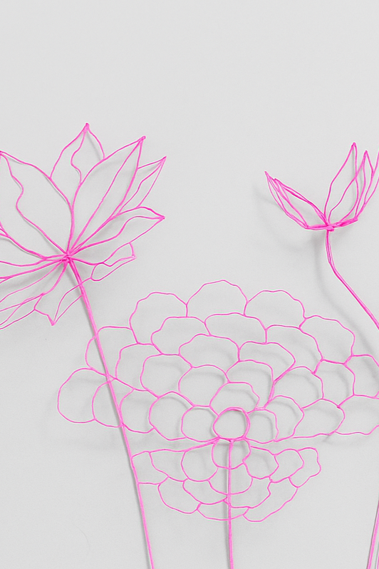 Designflowers - neon pink ✨Last 9 Pieces Available