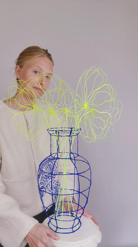4 Sculpture flowers + Design vase
