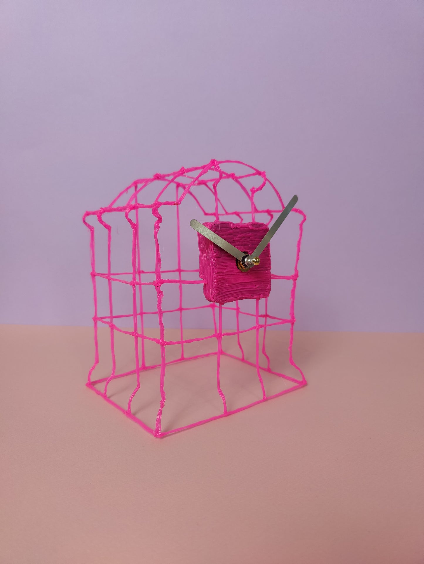 3 mei 10:00 uur online Clock S - Pink