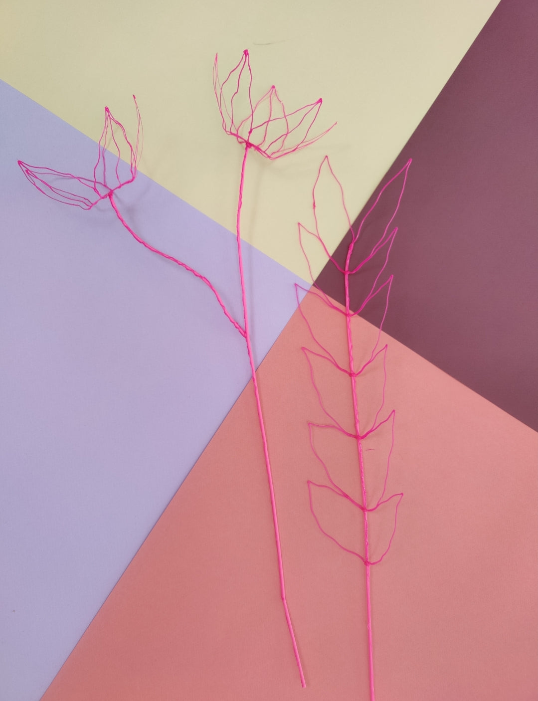 Flower + leaves neon pink • 19 April verkrijgbaar