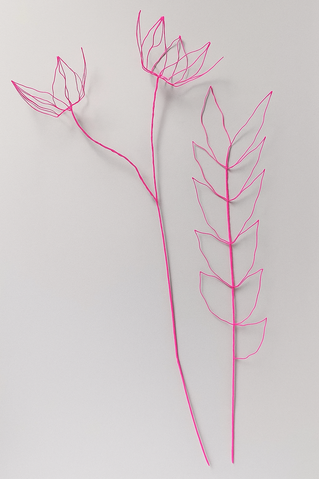 Flower + leaves neon pink